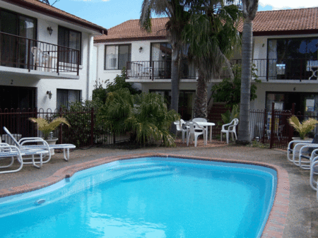 Peninsular Apartments - Holiday Byron Bay