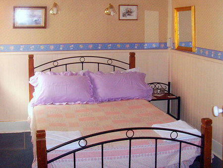 Annies Shandon Inn - Holiday Byron Bay 1