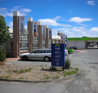 Waurn Ponds Hotel - Holiday Byron Bay