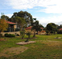 Lakes Entrance Country Cottages - Holiday Byron Bay