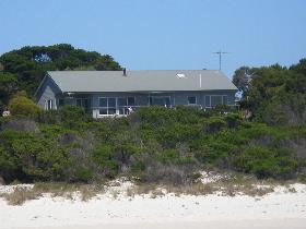 Island Beach SA Holiday Byron Bay