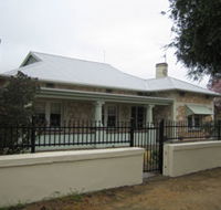 Naracoorte Cottages - MacDonnell House - Holiday Byron Bay