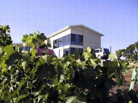 Mt Surmon Wines The Retreat - Holiday Byron Bay 0