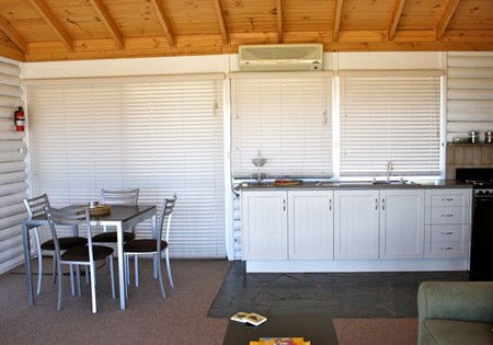 ArtWine Cottages - Holiday Byron Bay 4