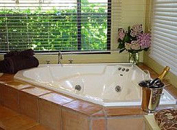 Treetops Bed & Breakfast - Holiday Byron Bay 1