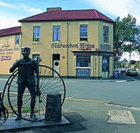 Clarendon Arms Hotel - Holiday Byron Bay