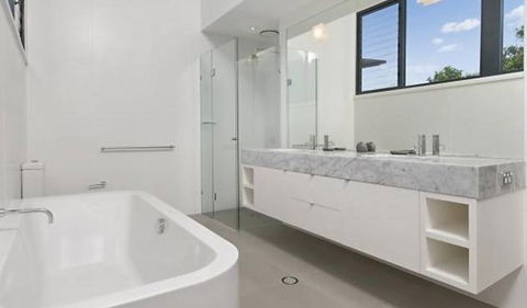 Aamber Beach House At Kiah - Holiday Byron Bay 1