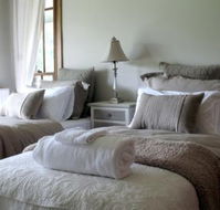 Appin Homestay B and B - Holiday Byron Bay
