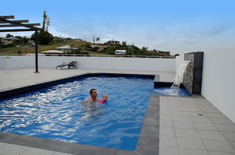 Echelon Apartments Yeppoon - Holiday Byron Bay 1