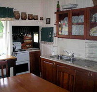 Dillons Cottage - Holiday Byron Bay