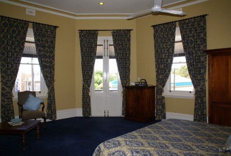 The York Heritage Hotel And Terraces - Holiday Byron Bay 1