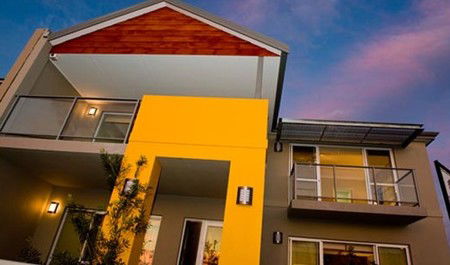 Champion Lakes Accommodation Waterside - Holiday Byron Bay 0