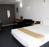 Ayr Travellers Motel - Holiday Byron Bay