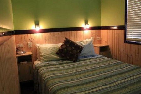 Aussie Outback Oasis Cabin And Van Village - Holiday Byron Bay 1