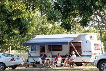 Aussie Outback Oasis Cabin And Van Village - Holiday Byron Bay 2