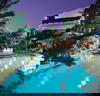 West Beach Lagoon - Holiday Byron Bay