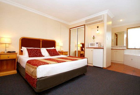 Asters On James Motor Inn - Holiday Byron Bay 1