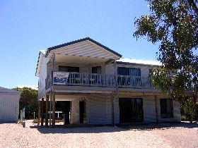 Acacia Beach House - Holiday Byron Bay 0