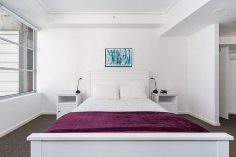 Astra Apartments Sydney CBD - Holiday Byron Bay 0