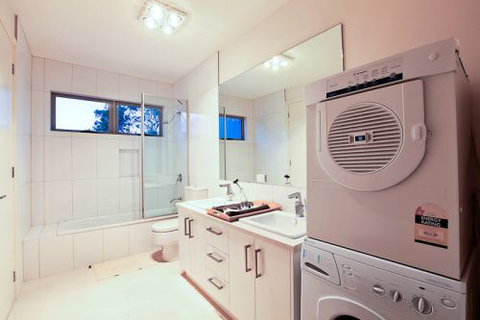 MORNINGTON PENINSULA ACCOMMODATION BEACH HOUSE - Holiday Byron Bay 4