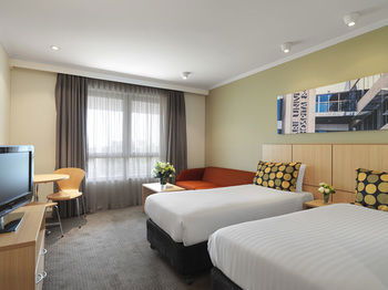 Travelodge Macquarie North Ryde Hotel - Holiday Byron Bay 1
