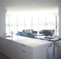 Best Western Plus The Tudor-Box Hill - Holiday Byron Bay