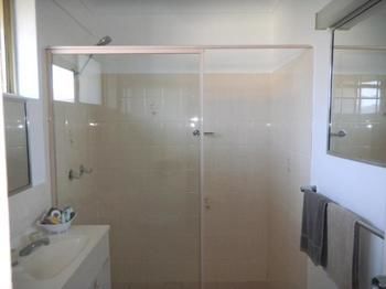 Lake Macquarie Motor Inn - Holiday Byron Bay 2