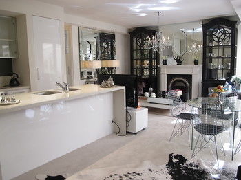 Andre's Mews Luxury Serviced Apartments - Holiday Byron Bay 11