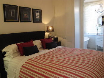 Andre's Mews Luxury Serviced Apartments - Holiday Byron Bay 18