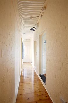 Admiral Collingwood Lodge - Holiday Byron Bay 2