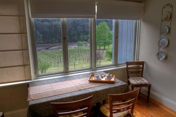 Tizzana Winery Bed & Breakfast - Holiday Byron Bay 4