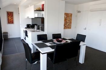 Aura On Flinders Serviced Apartments - Holiday Byron Bay 6