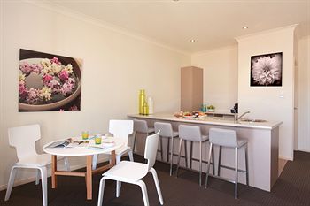 H Boutique Hotel - Holiday Byron Bay 8