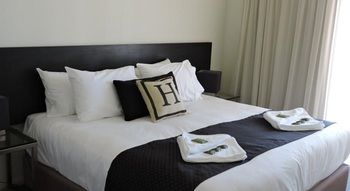 H Boutique Hotel - Holiday Byron Bay 13
