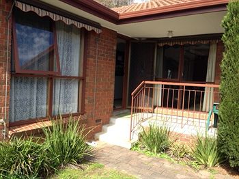 Australian Home Away @ East Doncaster George - Holiday Byron Bay 8