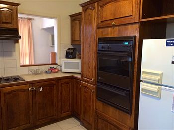 Australian Home Away @ Doncaster Grange Park - Holiday Byron Bay 12