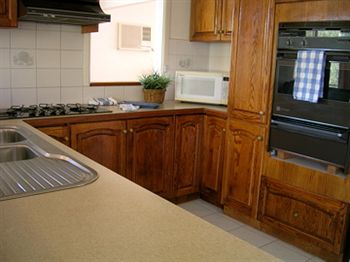 Australian Home Away @ Doncaster Grange Park - Holiday Byron Bay 13