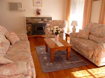 Australian Home Away @ Doncaster Grange Park - Holiday Byron Bay 15