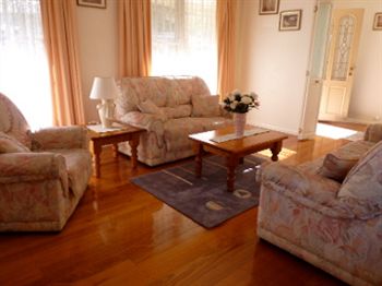 Australian Home Away @ Doncaster Grange Park - Holiday Byron Bay 16