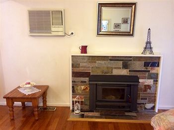 Australian Home Away @ Doncaster Grange Park - Holiday Byron Bay 18