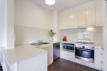 Albert Road Serviced Apartments - Holiday Byron Bay 8