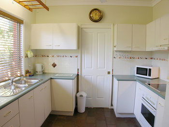 Apple Tree Cottage & Studio - Holiday Byron Bay 10
