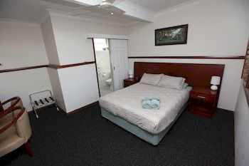 Across Country Motel And Serviced Apartments - Holiday Byron Bay 2