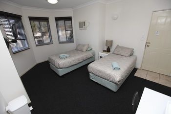 Across Country Motel And Serviced Apartments - Holiday Byron Bay 17