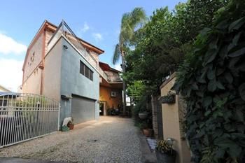 Rooftops Bed & Breakfast - Holiday Byron Bay 2