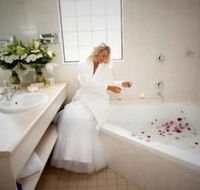 Hawkesbury Race Club Motel - Holiday Byron Bay