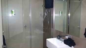 Apartments Of Melbourne Collins Street - Holiday Byron Bay 1