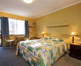 Ambassador Motor Inn - Holiday Byron Bay 1