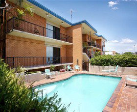 Ambassador Motor Inn - Holiday Byron Bay 0