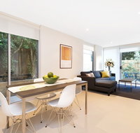 Best Western Plus The Tudor Box Hill - Holiday Byron Bay